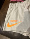 L CREAM TALENTLESS SHORTS "HOMO" NIKE LOGO TANG INK