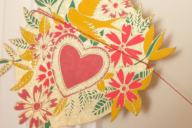 GUIRLANDE COUSUE COEURS SACRÉS - EAST END PRESS Image 7