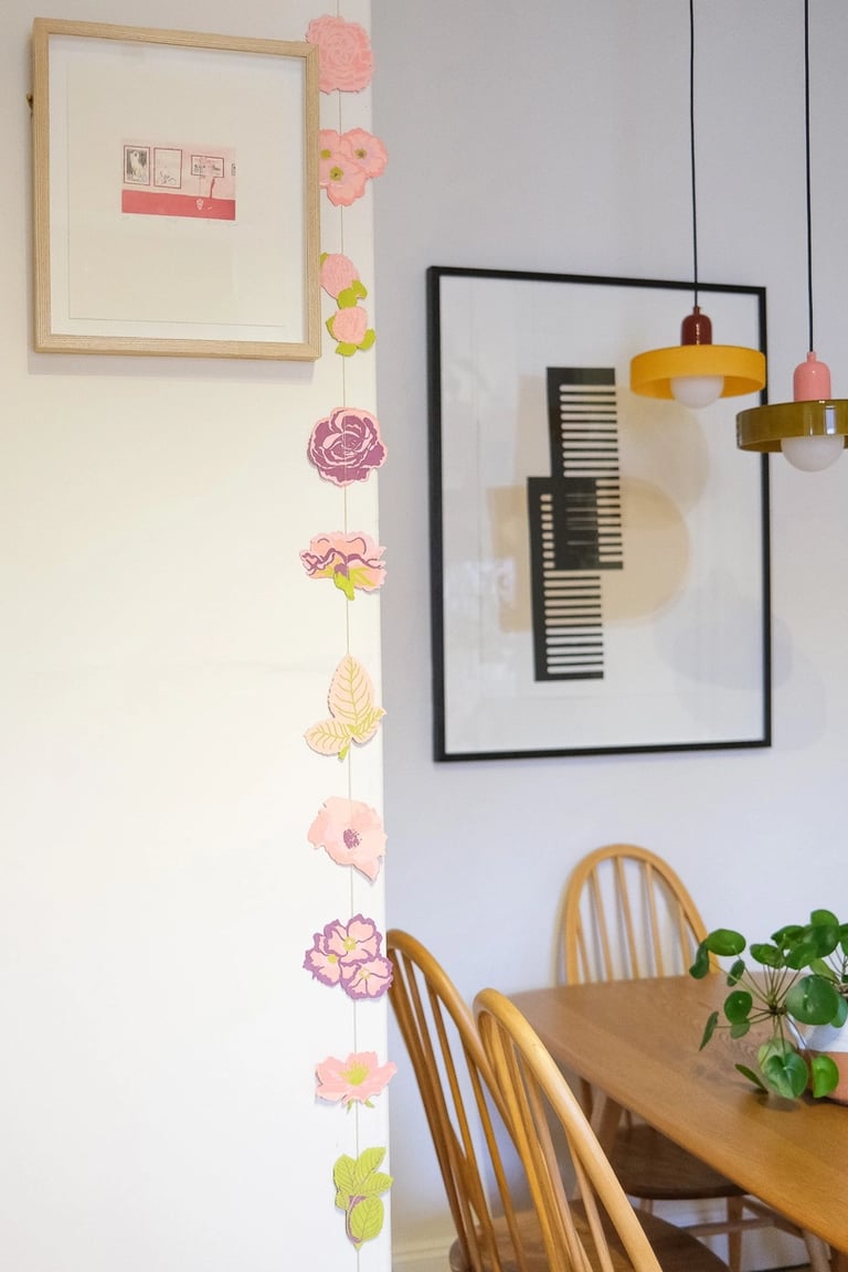 GUIRLANDE VERTICALE COUSUE ROSE - EAST END PRESS Image 2