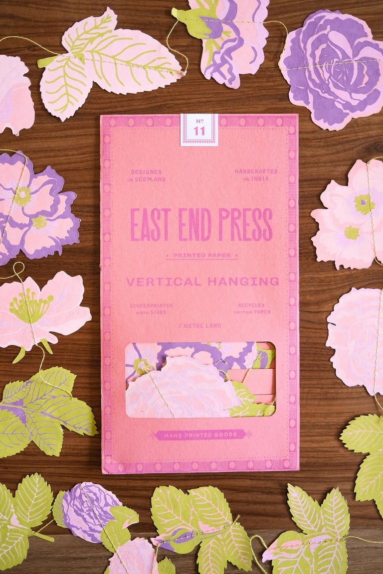 GUIRLANDE VERTICALE COUSUE ROSE - EAST END PRESS Image 6