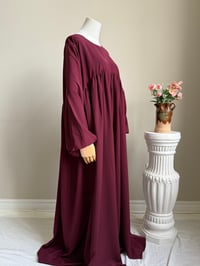 Image 3 of Qalbah (قلبه) – Burgundy