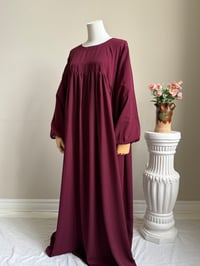 Image 2 of Qalbah (قلبه) – Burgundy