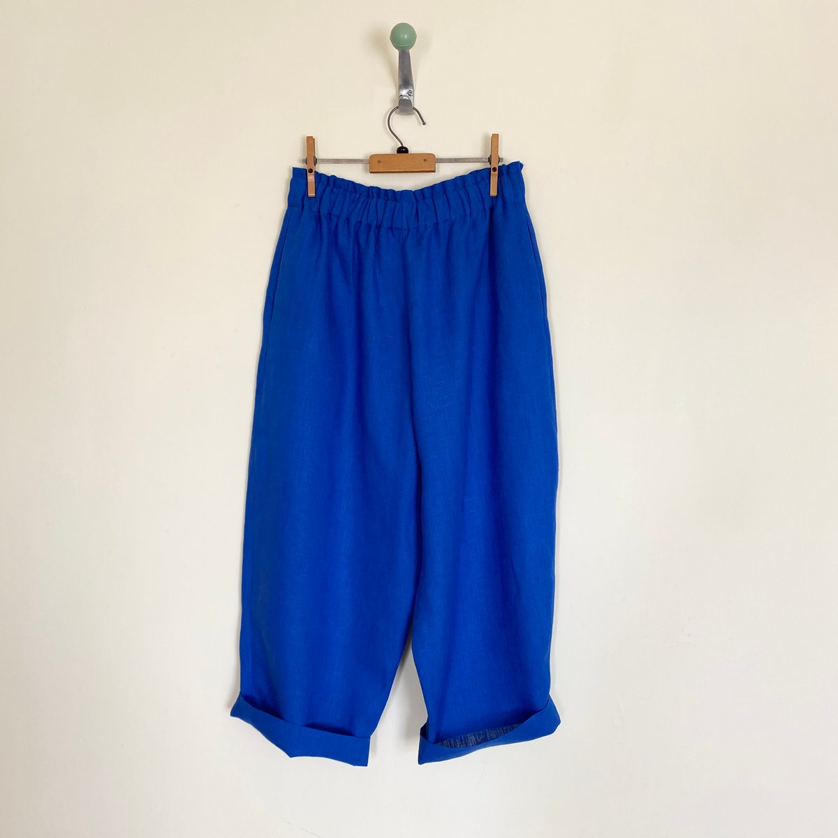 Image of Linen Shaped Leg Trousers