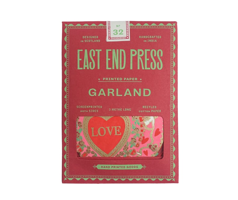 GUIRLANDE COUSUE VALENTIN - EAST END PRESS