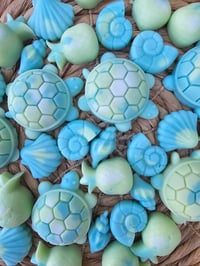 Image 2 of Sea Dew - A Rockytop Wax Works exclusive custom houseblend fragrance 
