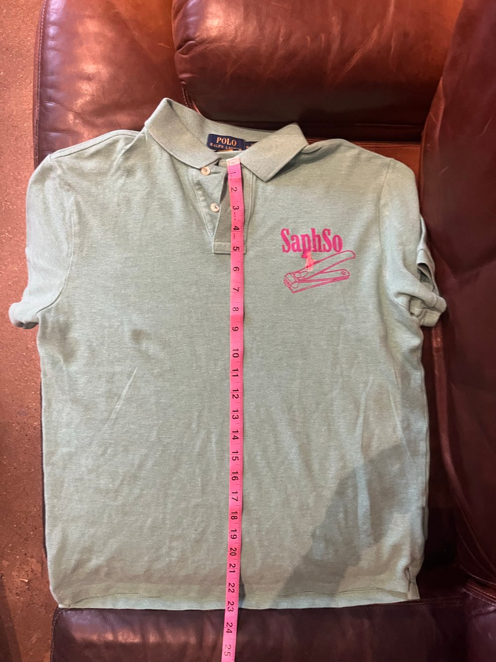 UPCYCLED M GREEN POLO CLIPPERS LOGO PINK INK 