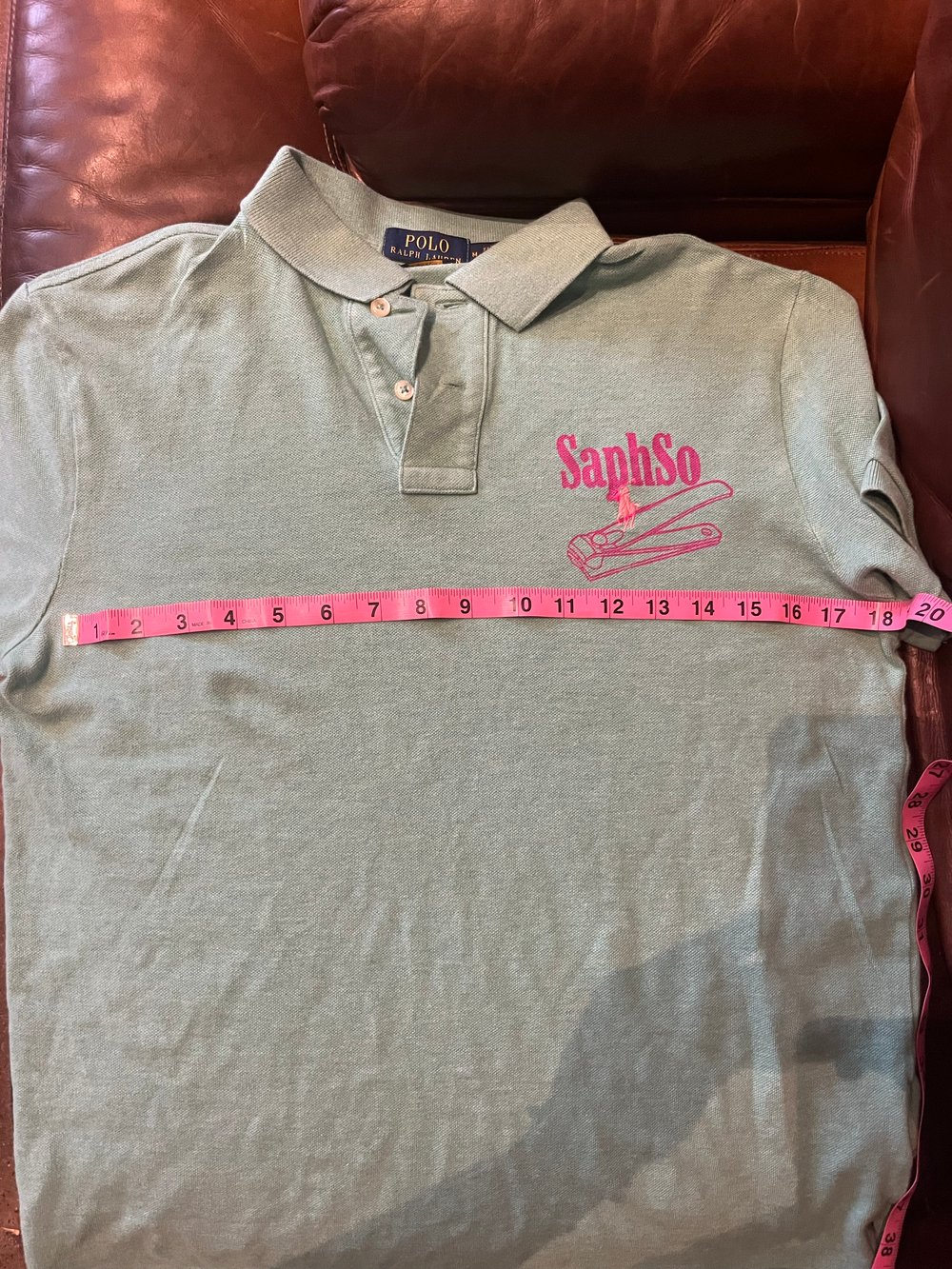UPCYCLED M GREEN POLO CLIPPERS LOGO PINK INK 