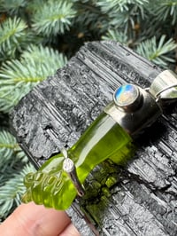 Image 16 of Green mano figa with ouroboros bangle