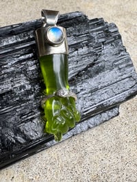 Image 21 of Green mano figa with ouroboros bangle