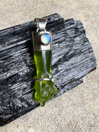 Image 22 of Green mano figa with ouroboros bangle