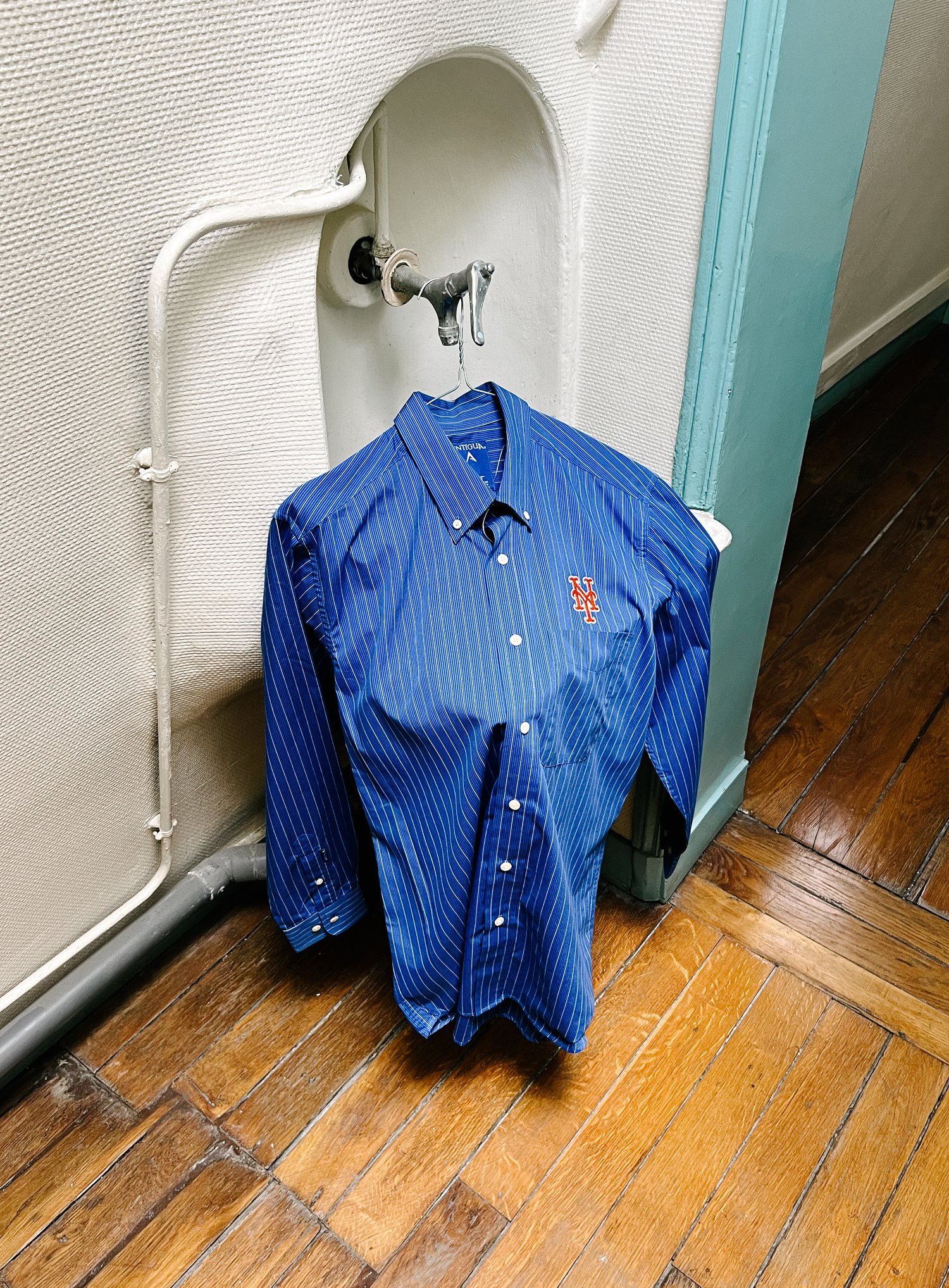 NY Mets Stripped Button Down Shirt - Size M
