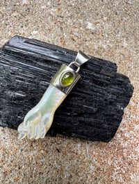Image 19 of Mother of Pearl and tourmaline mano figa