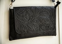 Image 19 of Fiesta Clutch 