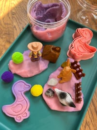 Image 2 of Color changing playdough