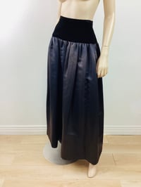 Image 4 of Vintage Oscar De La Renta Black Silk & Velvet Pouf Ball Skirt