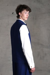Image 8 of Clayton Gilet linen - French Blue 