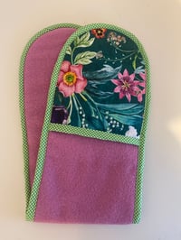 Magenta Floral Oven Mitt