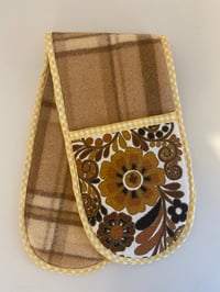 Brown Flower Oven Mitt