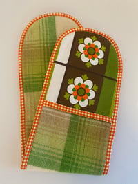 Retro Green Oven Mitt