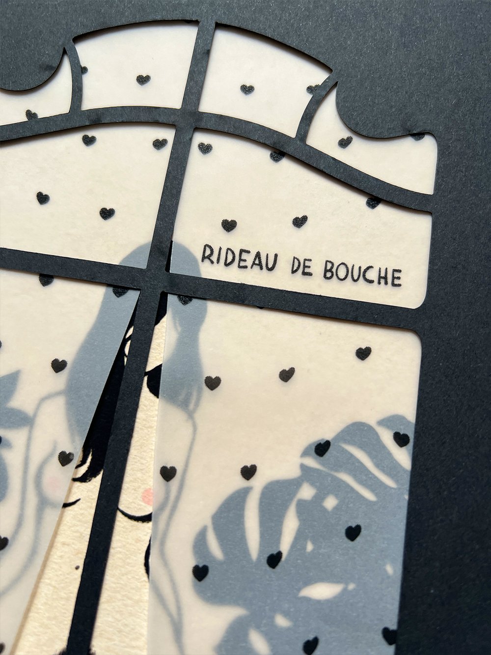 Image of "Rideau de bouche" / "L'écarte sur table" tirage et découpages interactifs