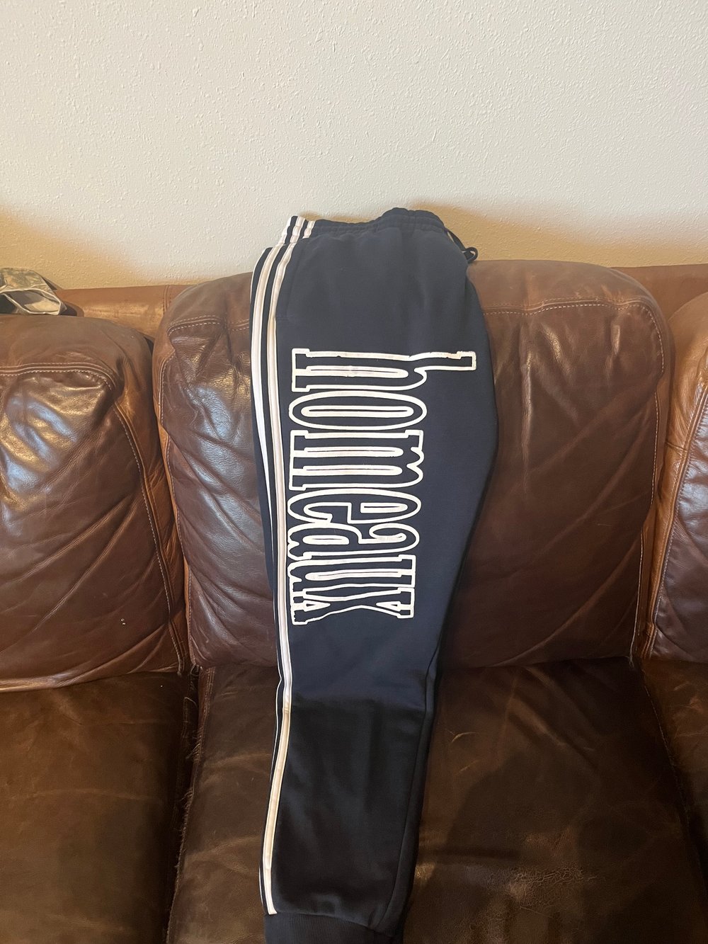 L NAVY ADIDAS SWEATPANTS "HOMEAUX" VERTICAL YT INK