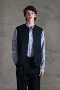 Image 7 of Clayton Gilet linen - Dark Navy