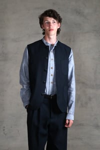 Image 11 of Clayton Gilet linen - Dark Navy