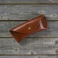 The Wanderer - Tan/Wine/Gold