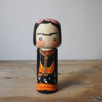 Image 5 of shrine to Frida