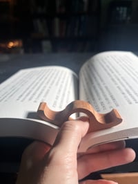 Image 3 of 書卷拇指書壓加開！