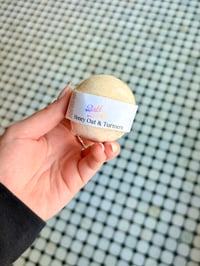 Honey Oat and Turmeric Bath Bomb  