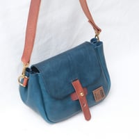 Image 2 of STUDIO LINE Puff Sling in navy
