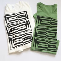 Image 3 of graphic greens size 2T courtneycourtney long sleeve raglan tee pullover tshirt
