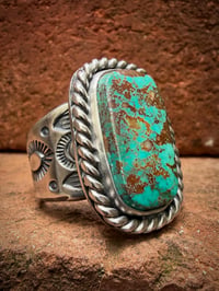 Image 1 of WL&A Handmade Heavy Ingot Sunburst Gem Pilot Mtn Turquoise Ring - Size 12.75
