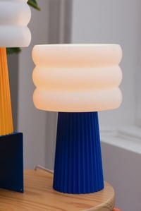 Image 3 of Lampe décorative Kāt bleu