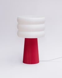 Image 1 of Lampe décorative Kāt rouge
