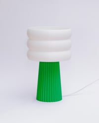 Image 1 of Lampe décorative Kāt verte