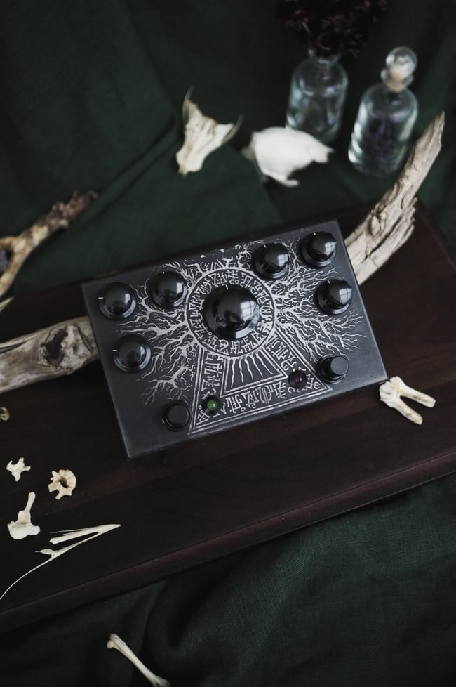 The Distroyer octave distortion
