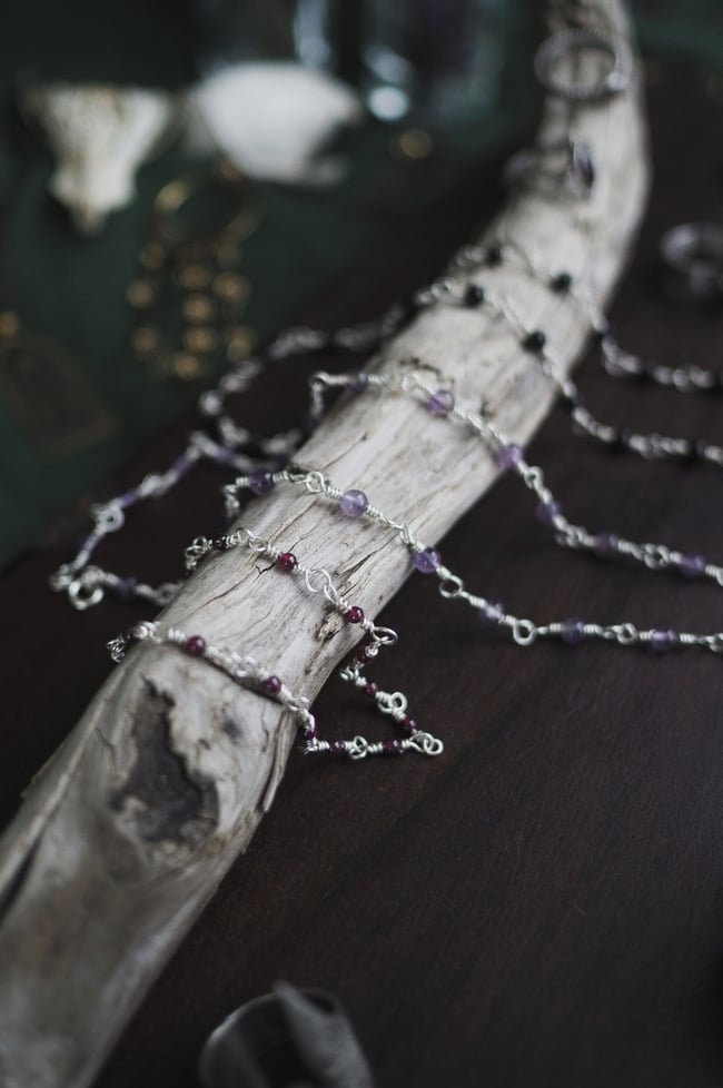 Beaded bracelet with garnets