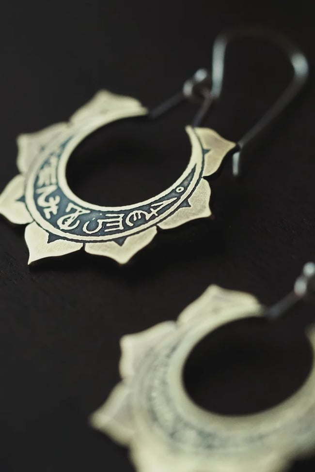 Sigillum earrings