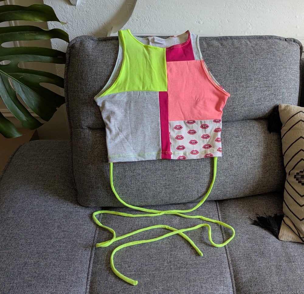 Image of Neon Lips Size Medium Tie Crop