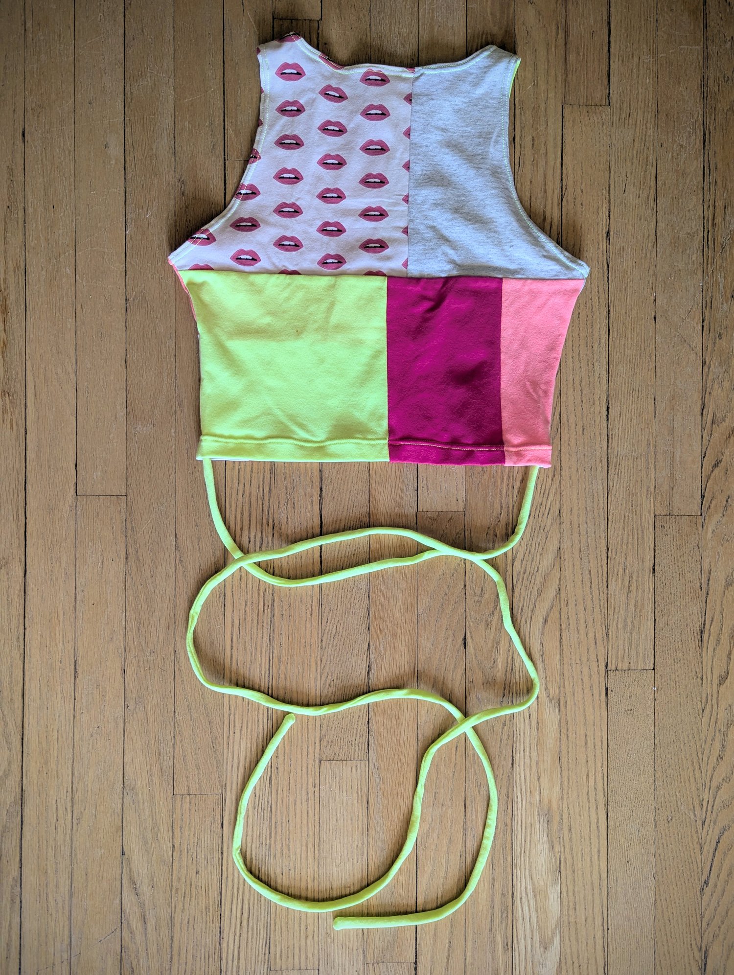 Image of Neon Lips Size Medium Tie Crop