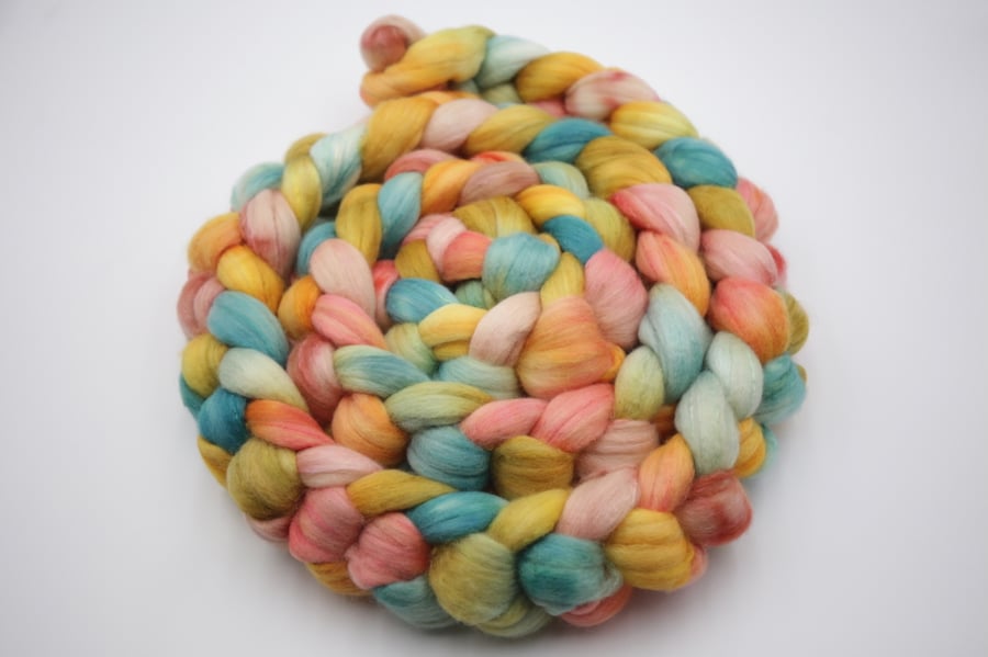Image of (Club members only) April Fiber Club 🐤 Chirp 🐤 Polwarth/Camel/Silk