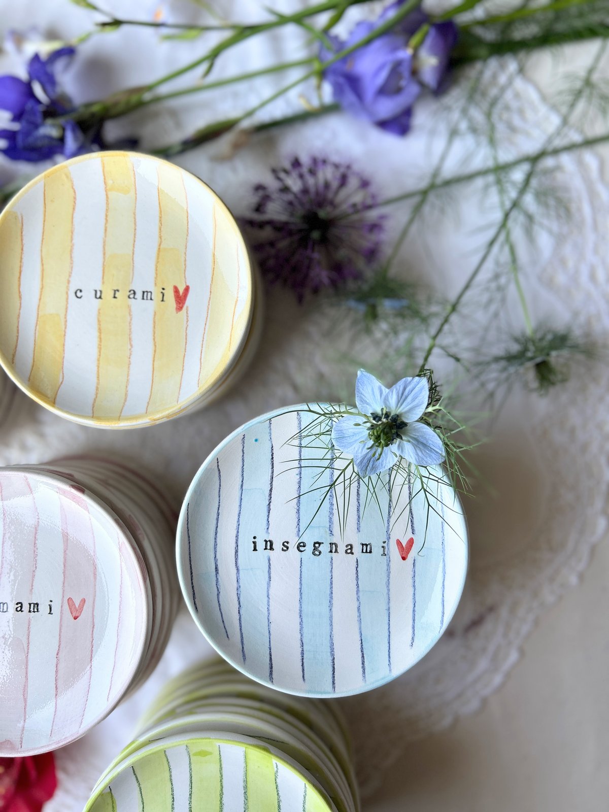 Piattino in ceramica personalizzato – Bomboniera artigianale (12 cm)