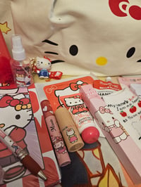 Image 5 of Hello Kitty Red&White Totebag Bundle 