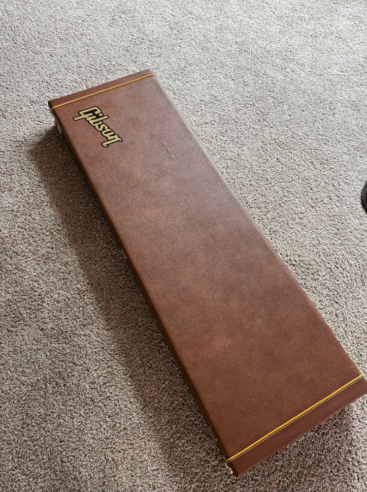 Image of GIBSON THUNDERBIRD BASS GUITAR W/CASE