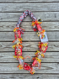 Image 1 of Customizable Candy Lei w/ Gift Card Holder