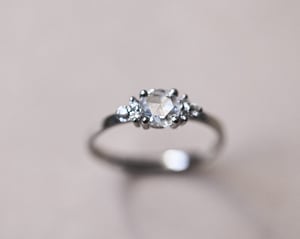 Image of Platinum 5.0mm rose-cut diamond ring (LON276)