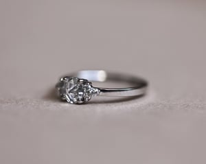 Image of Platinum 5.0mm rose-cut diamond ring (LON276)