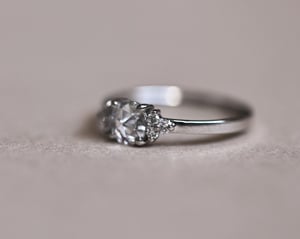 Image of Platinum 5.0mm rose-cut diamond ring (LON276)